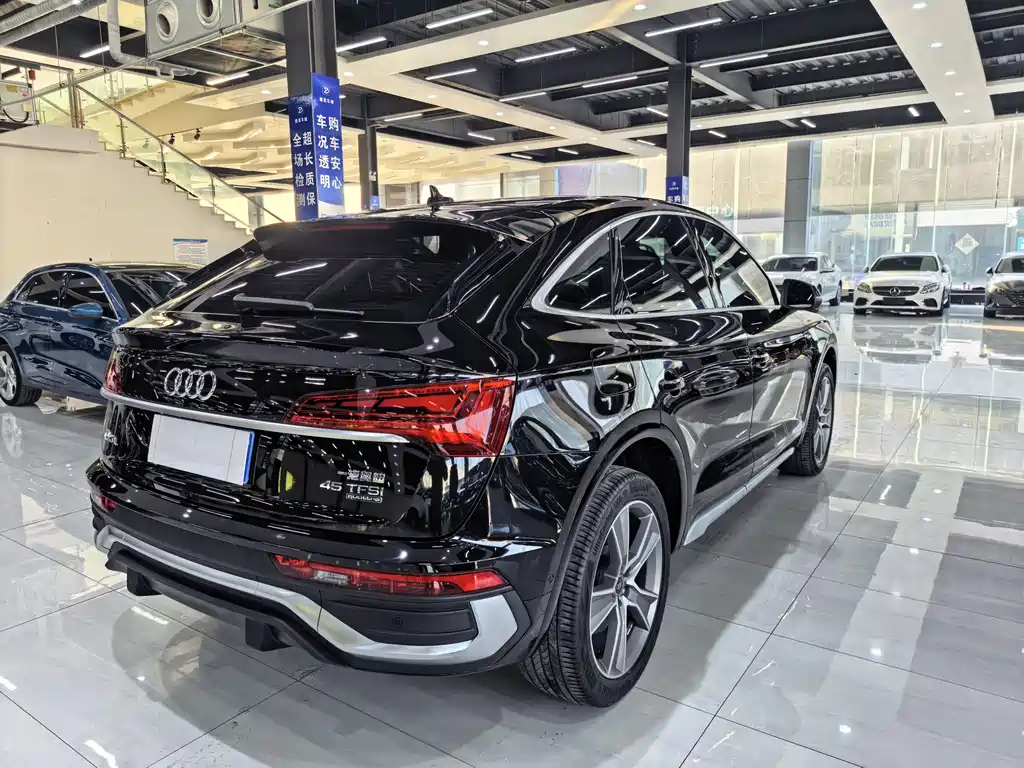 AUDI Q5L SPORTBACK