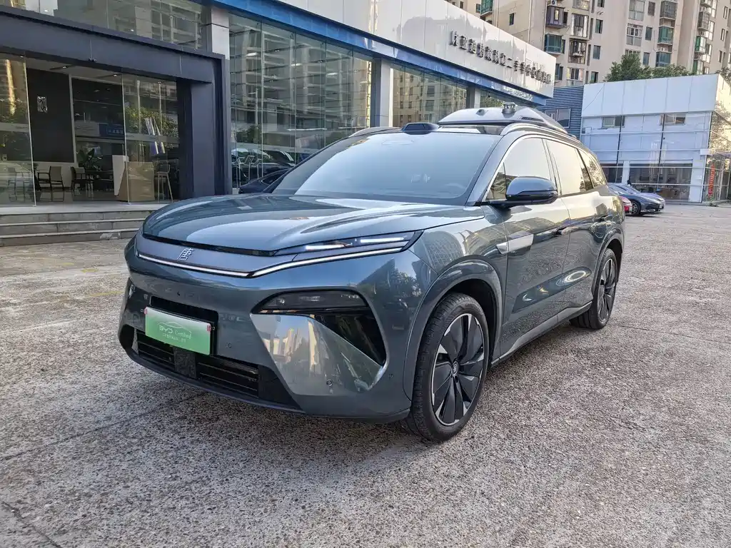 BYD Tang L