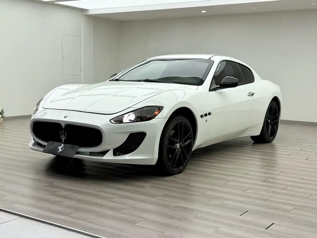 Maserati GranTurismo 2013