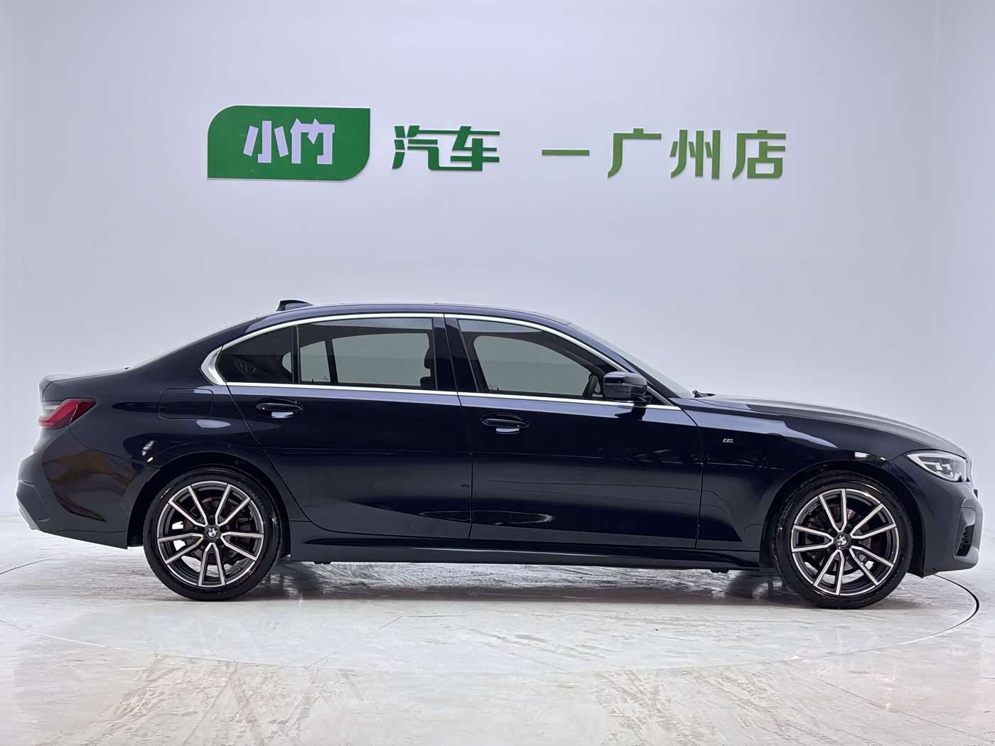BMW 3 Series 2.0 л 2022 г. Чёрный, пробег 45000 км