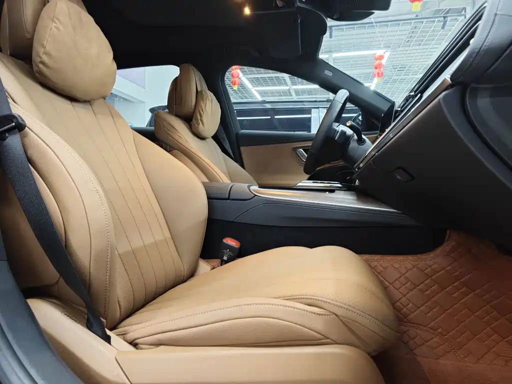 Mercedes-Benz E-Class — миниатюра 10