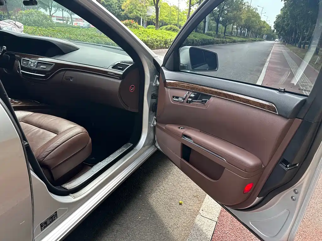 Mercedes-Benz S-Class — миниатюра 10