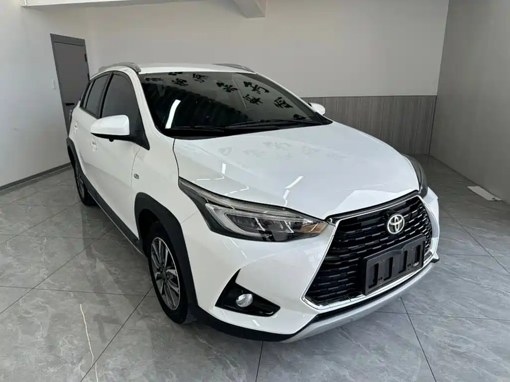 Toyota Yaris L — миниатюра 2