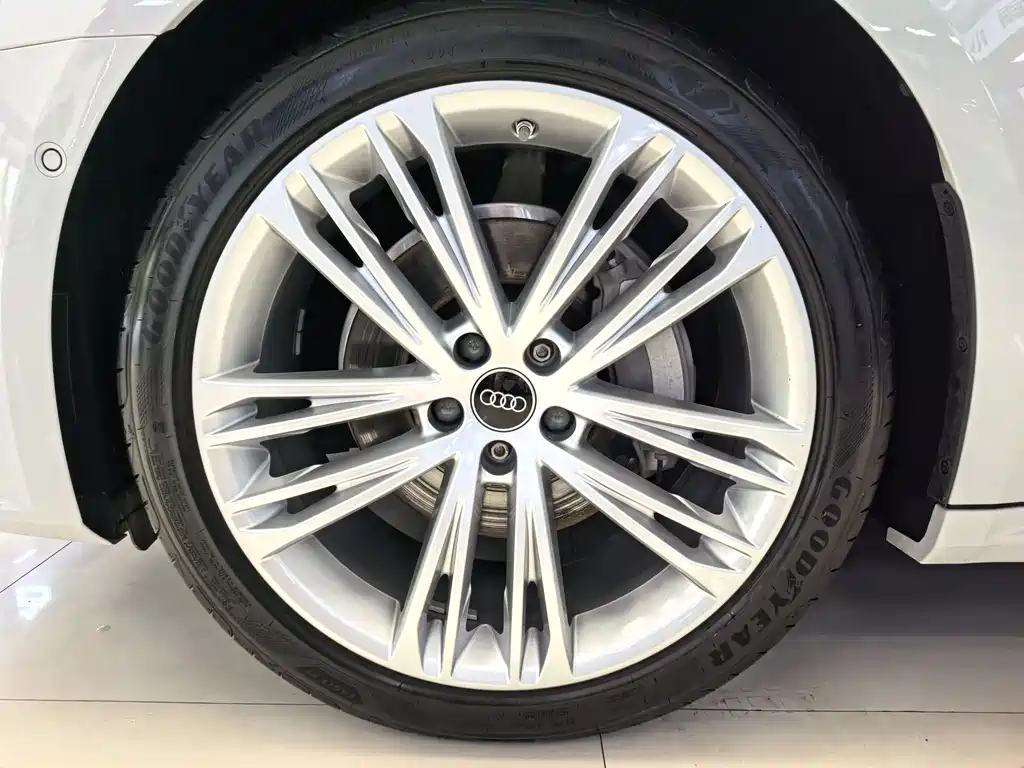 Audi A7L — миниатюра 20