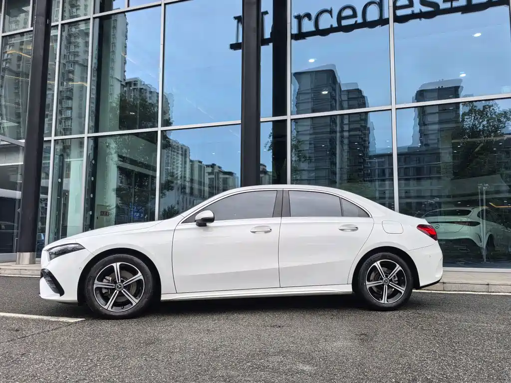 Mercedes-Benz A-Class — миниатюра 5