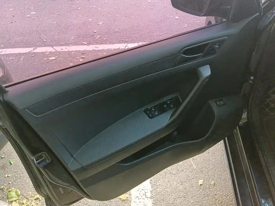 Volkswagen Jetta — миниатюра 7