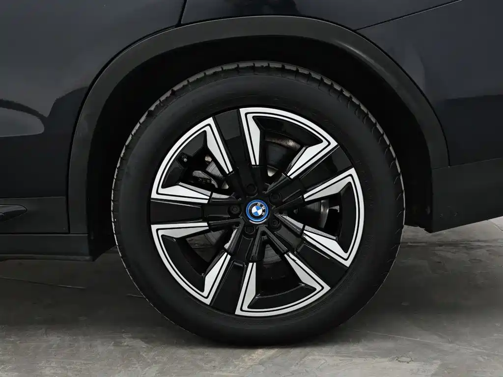 BMW iX3 — миниатюра 9