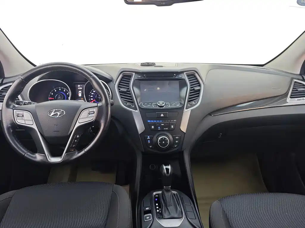 Hyundai Santa Fe — миниатюра 9