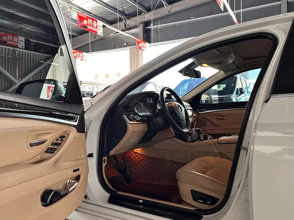BMW 5 Series — миниатюра 3