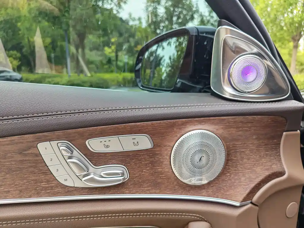 Mercedes-Benz E-Class — миниатюра 9
