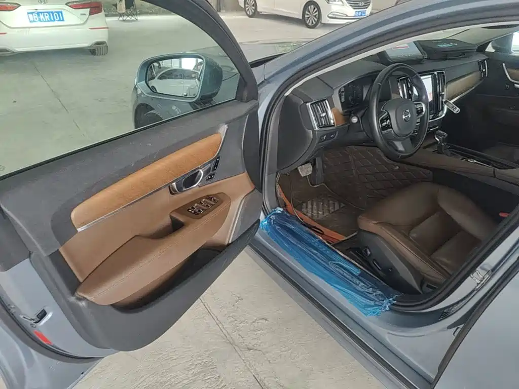 Volvo S90 — миниатюра 16