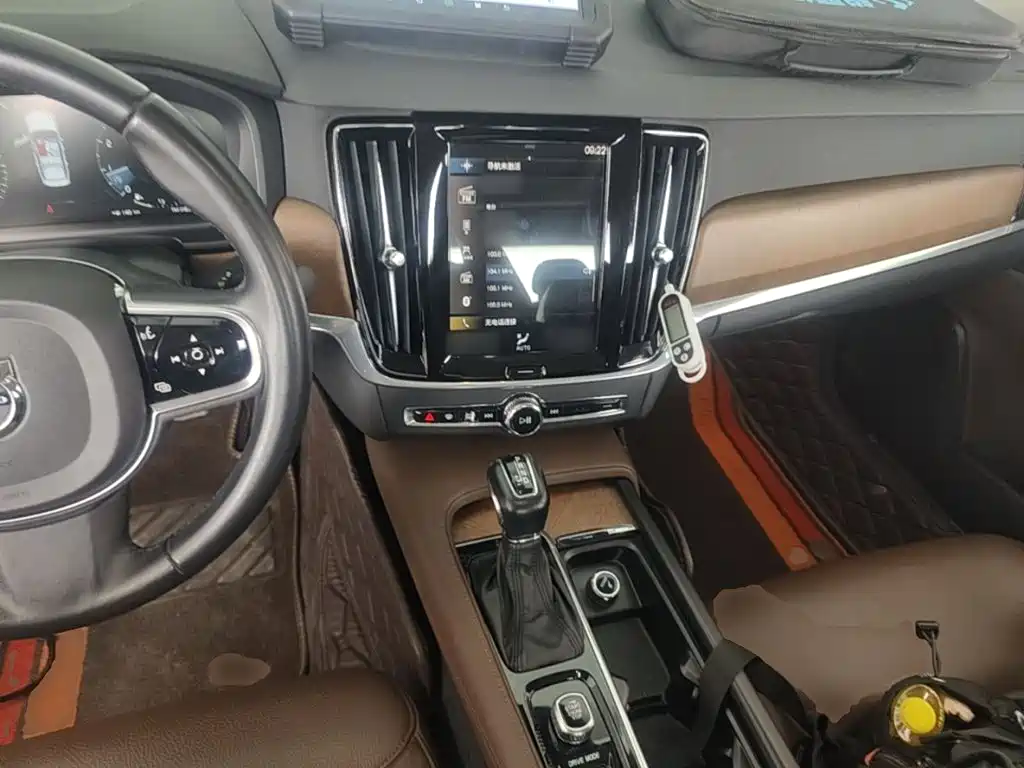 Volvo S90 — миниатюра 10