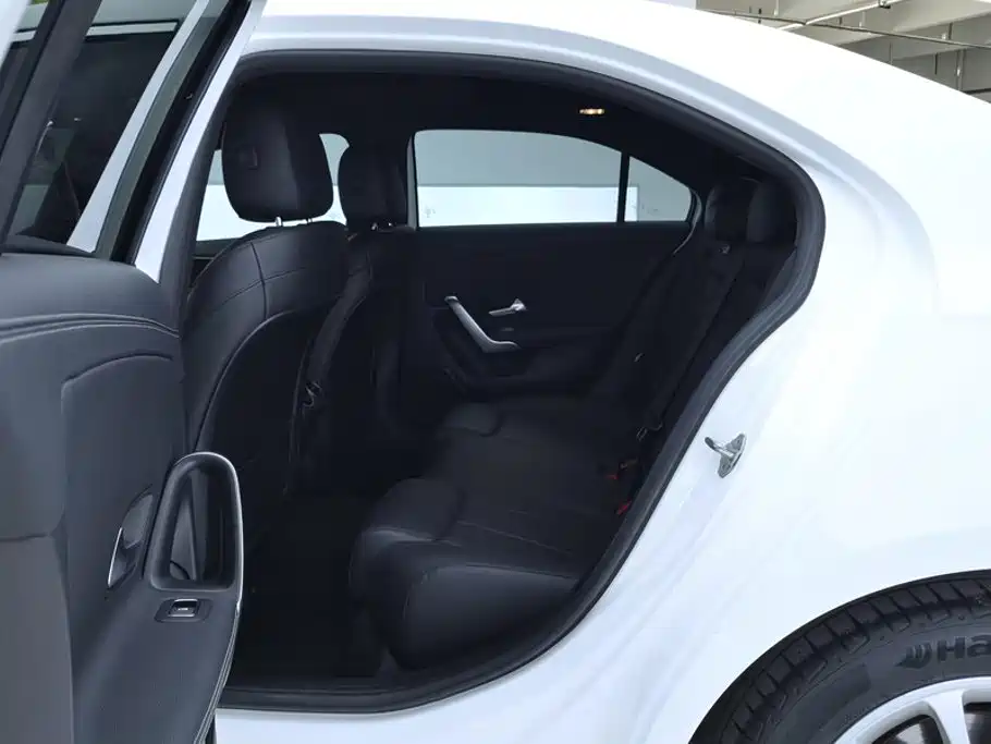 Mercedes-Benz A-Class — миниатюра 11