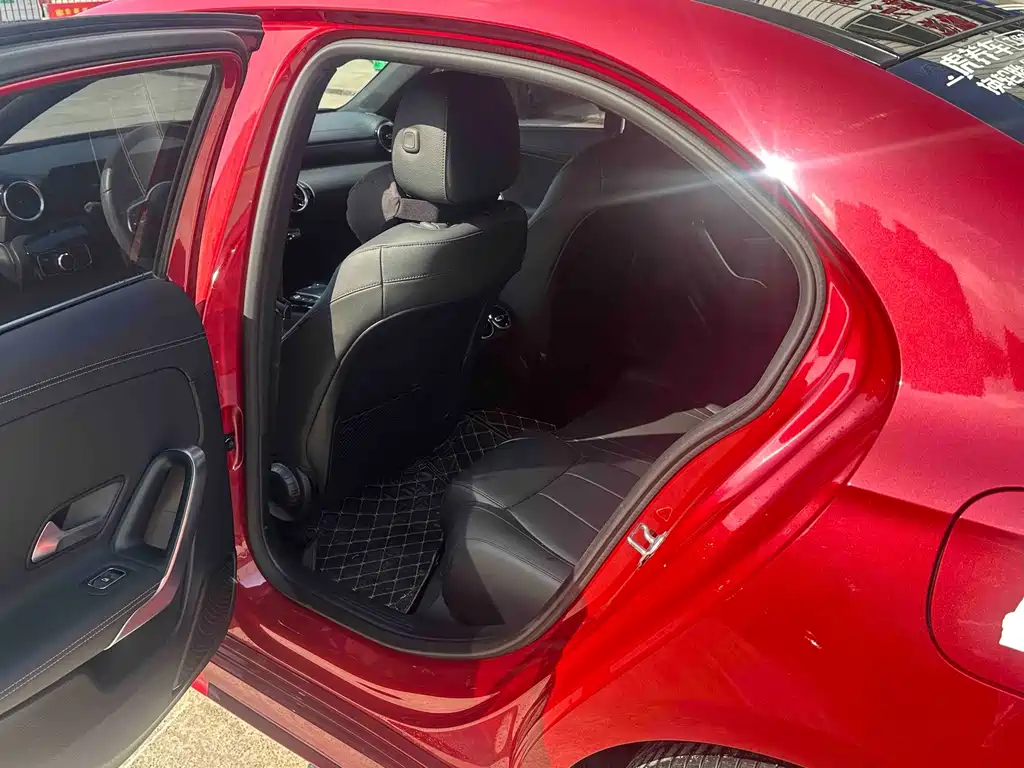 Mercedes-Benz A-Class — миниатюра 6