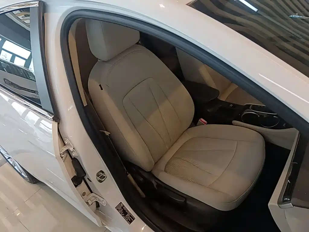 Buick Verano — миниатюра 25