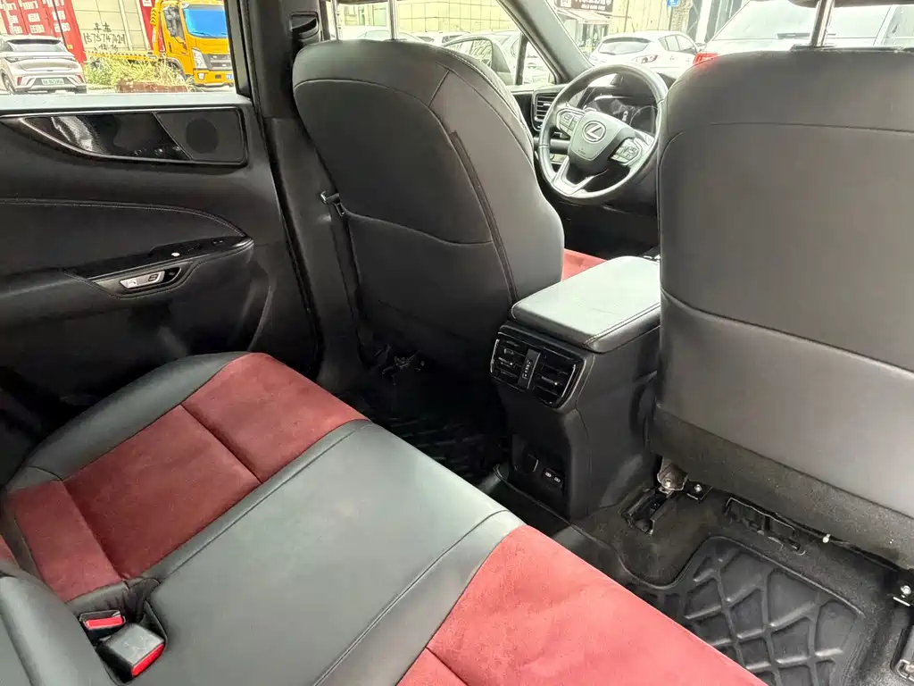 Lexus NX — миниатюра 7