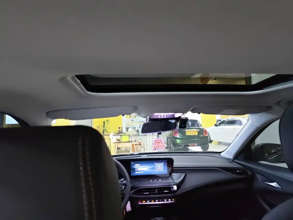 Buick Verano — миниатюра 18