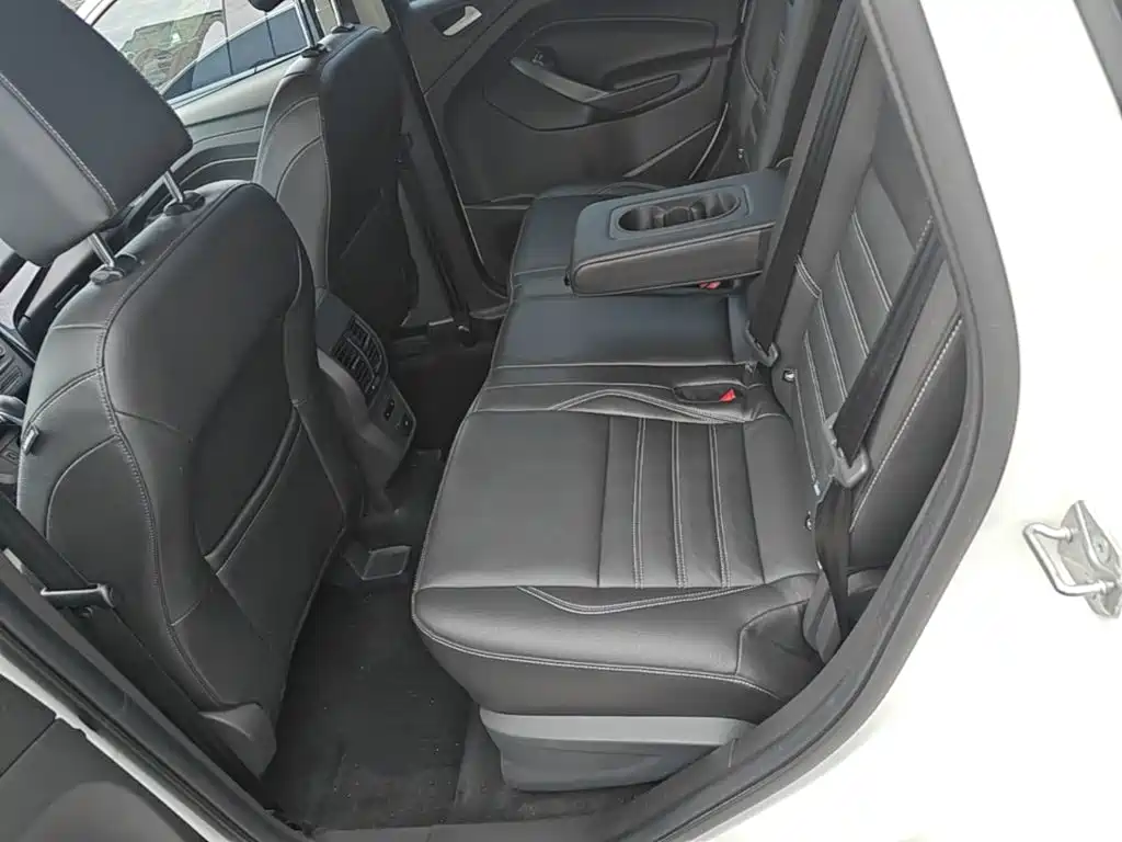 Ford Kuga — миниатюра 17