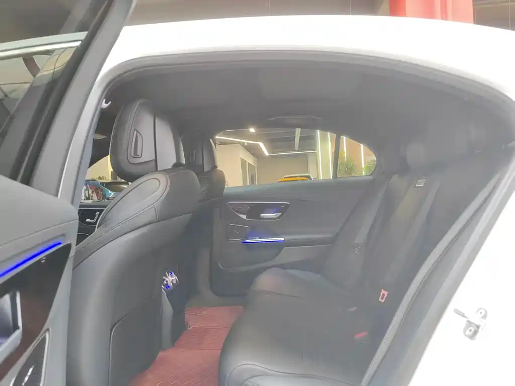 Mercedes-Benz C-Class — миниатюра 5
