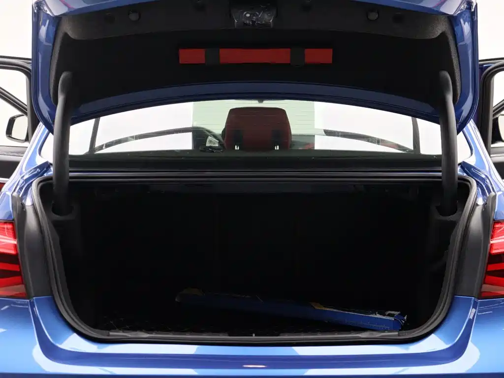 BMW 3 Series — миниатюра 10