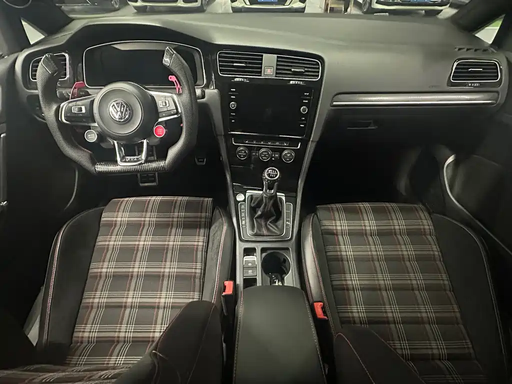 Volkswagen Golf GTI — миниатюра 5