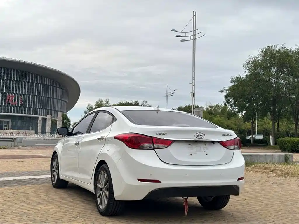 Hyundai Elantra Langdong — миниатюра 6