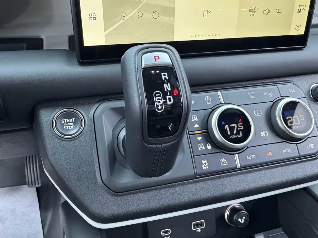 Land Rover Defender — миниатюра 9