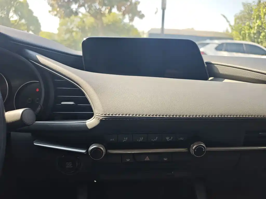 Mazda 3 Axela — миниатюра 15