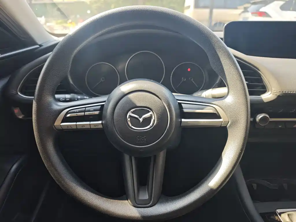 Mazda 3 Axela — миниатюра 14