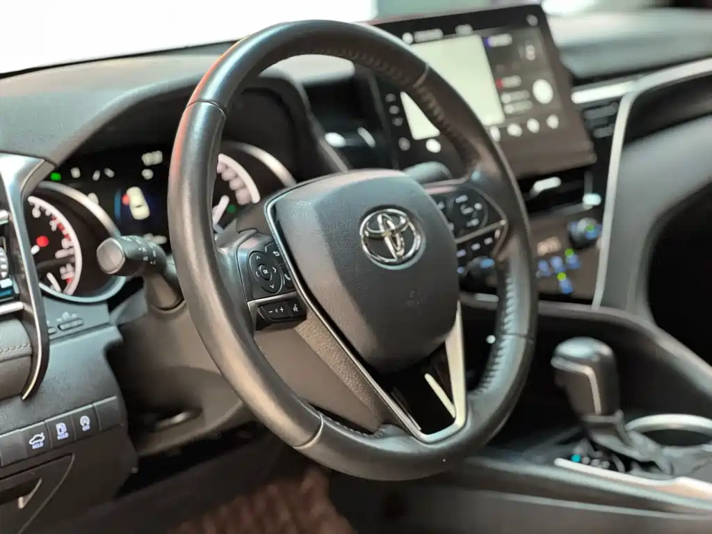 Toyota Camry 2021 2.0G Luxury
