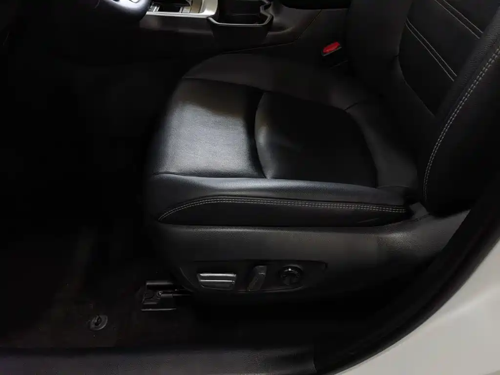 Toyota RAV4 — миниатюра 20