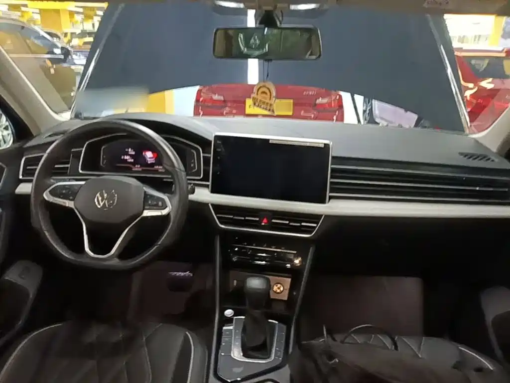 Volkswagen Tiguan L — миниатюра 10