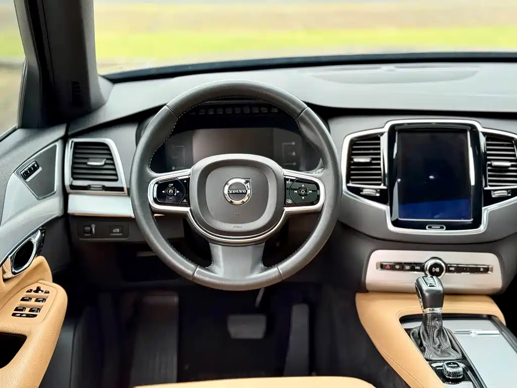 Volvo XC90 — миниатюра 12