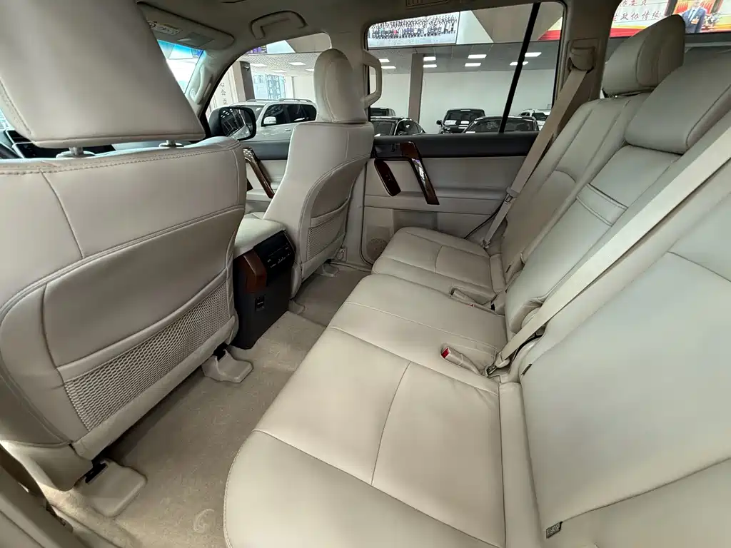 Toyota Prado (Import) — миниатюра 5