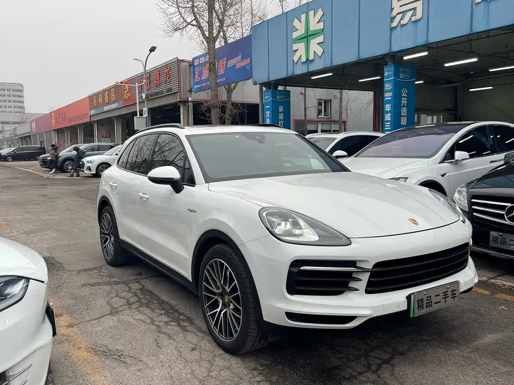 PORSCHE CAYENNE NEW ENERGY