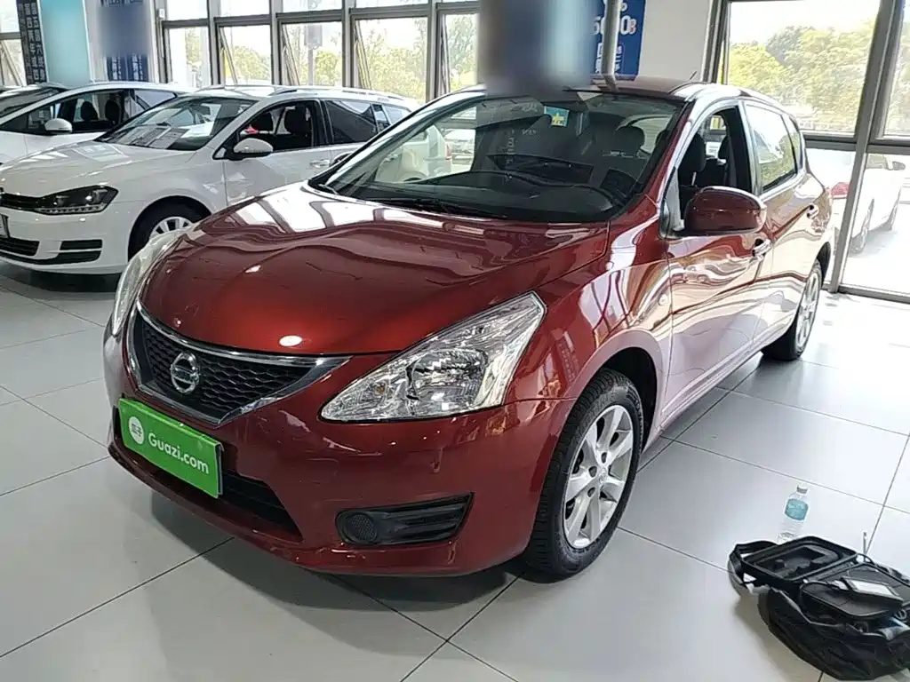 Nissan Tiida — миниатюра 2