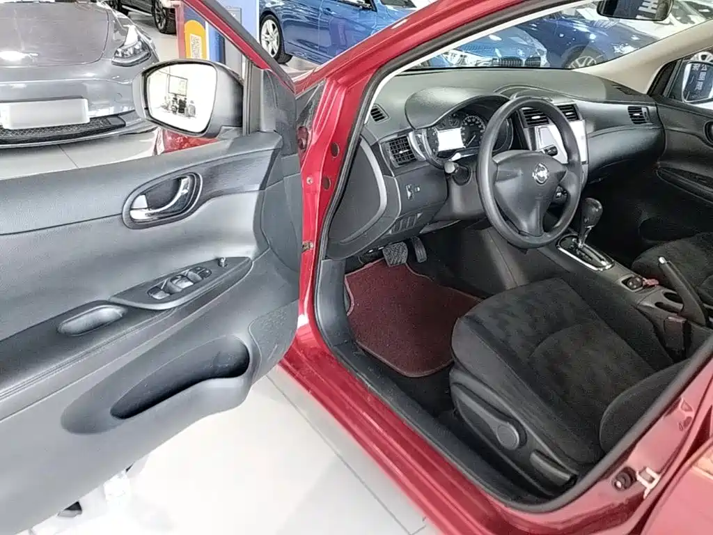 Nissan Tiida — миниатюра 16