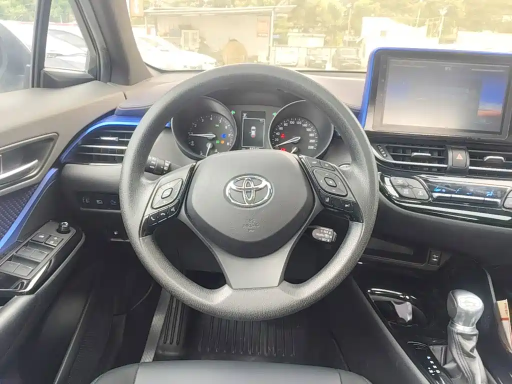 Toyota C-HR — миниатюра 11