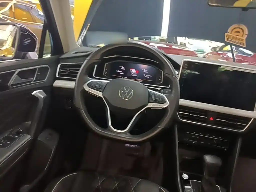 Volkswagen Tiguan L — миниатюра 11