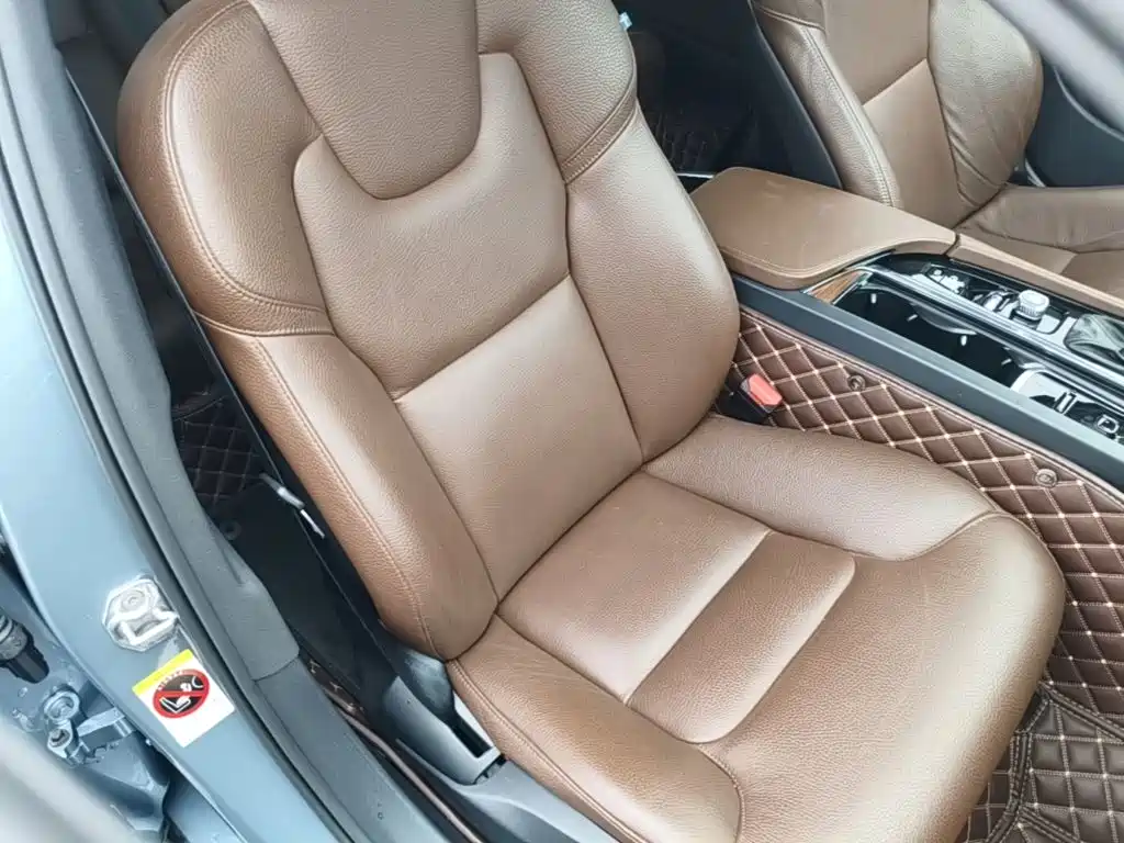 Volvo S90 — миниатюра 25