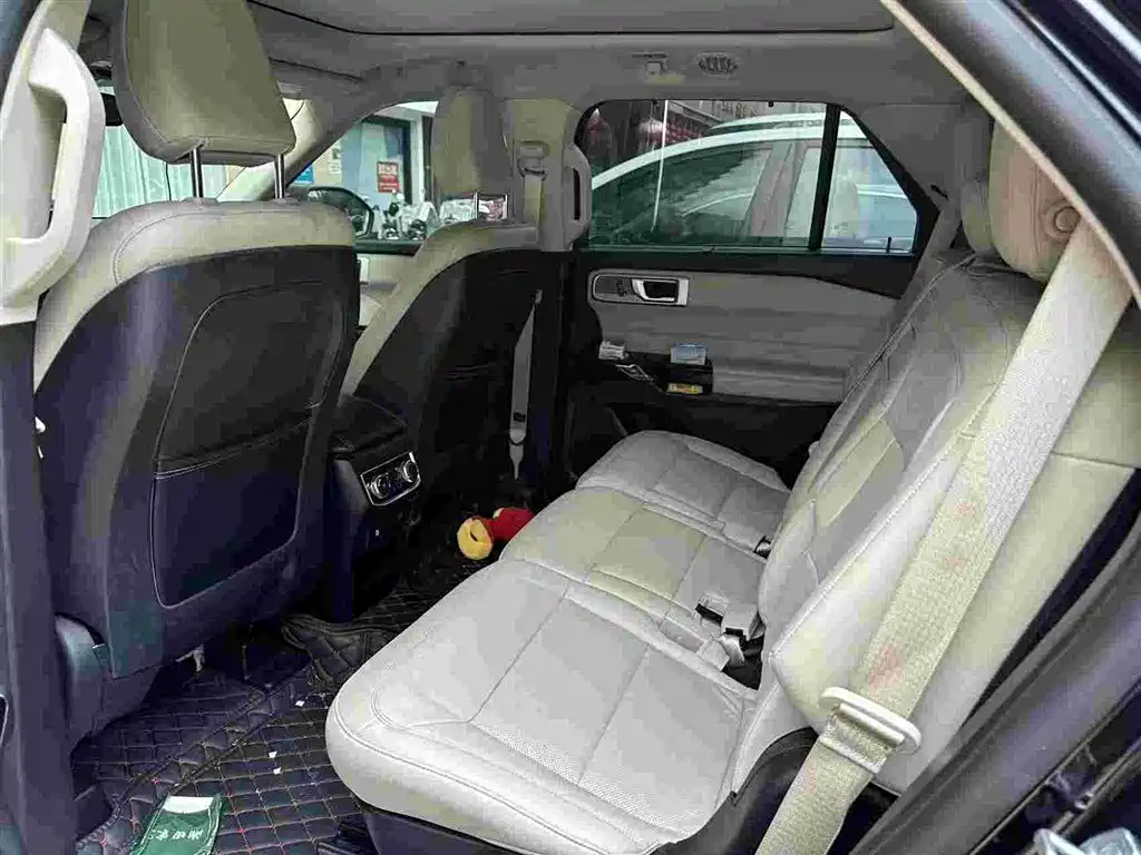 Ford Explorer — миниатюра 9