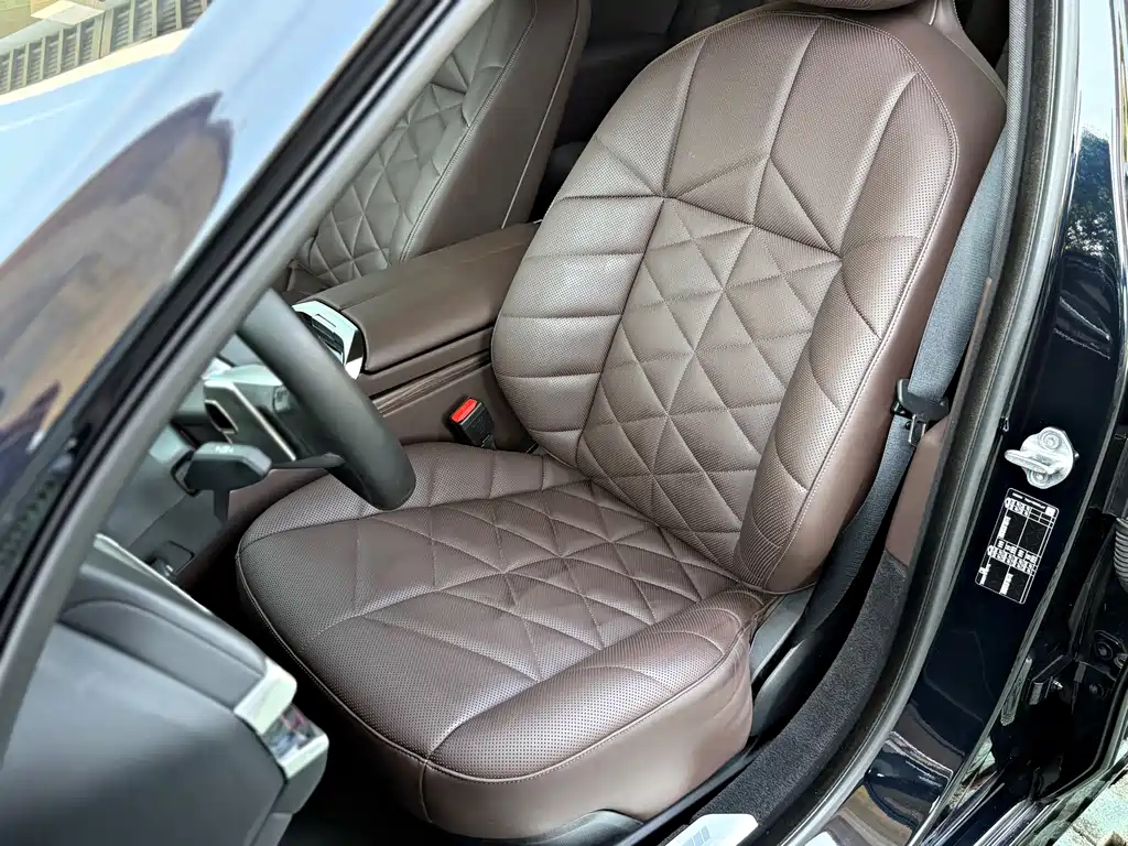 BMW 7 Series — миниатюра 6