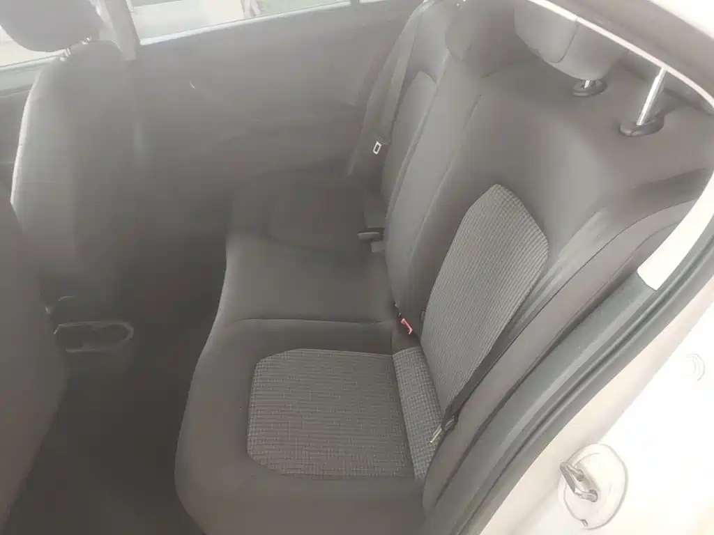 Volkswagen Santana — миниатюра 17