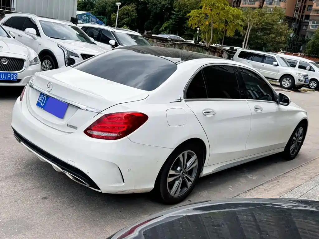 Mercedes-Benz C-Class — миниатюра 7