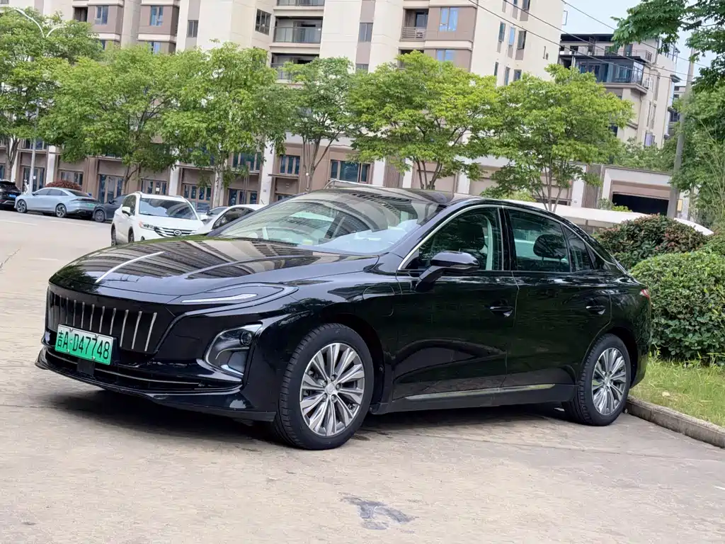 Hongqi Hongqi E-QM5 2024