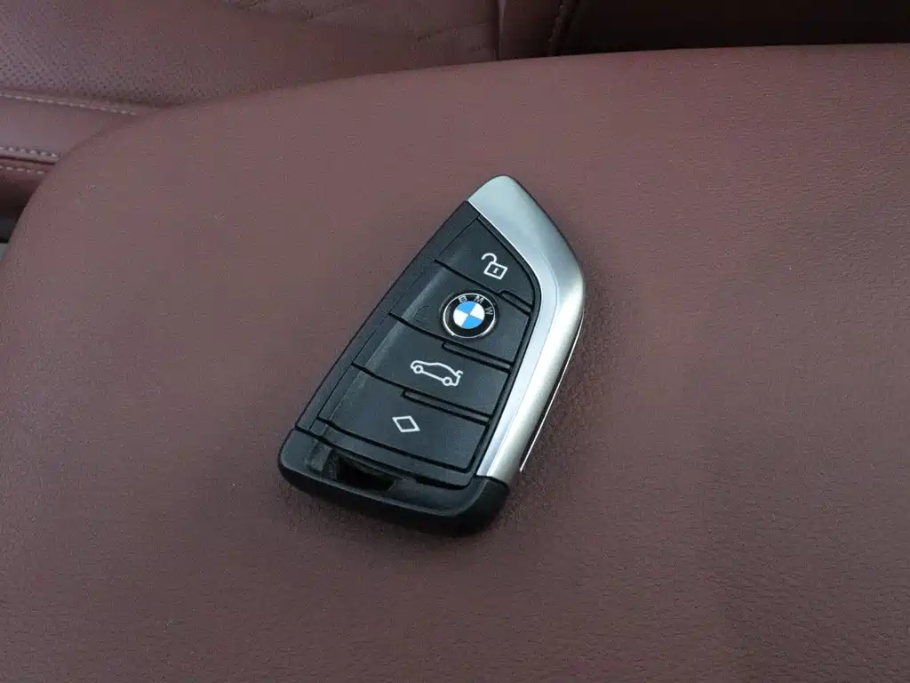 BMW iX3 — миниатюра 14
