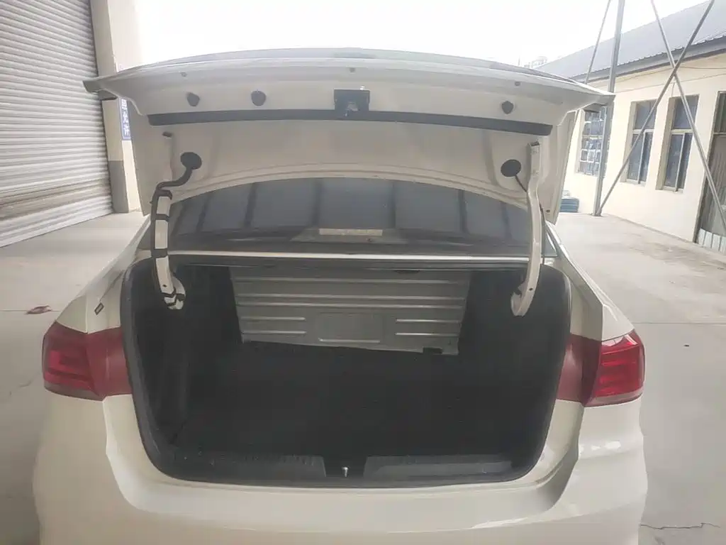 Volkswagen Santana — миниатюра 19
