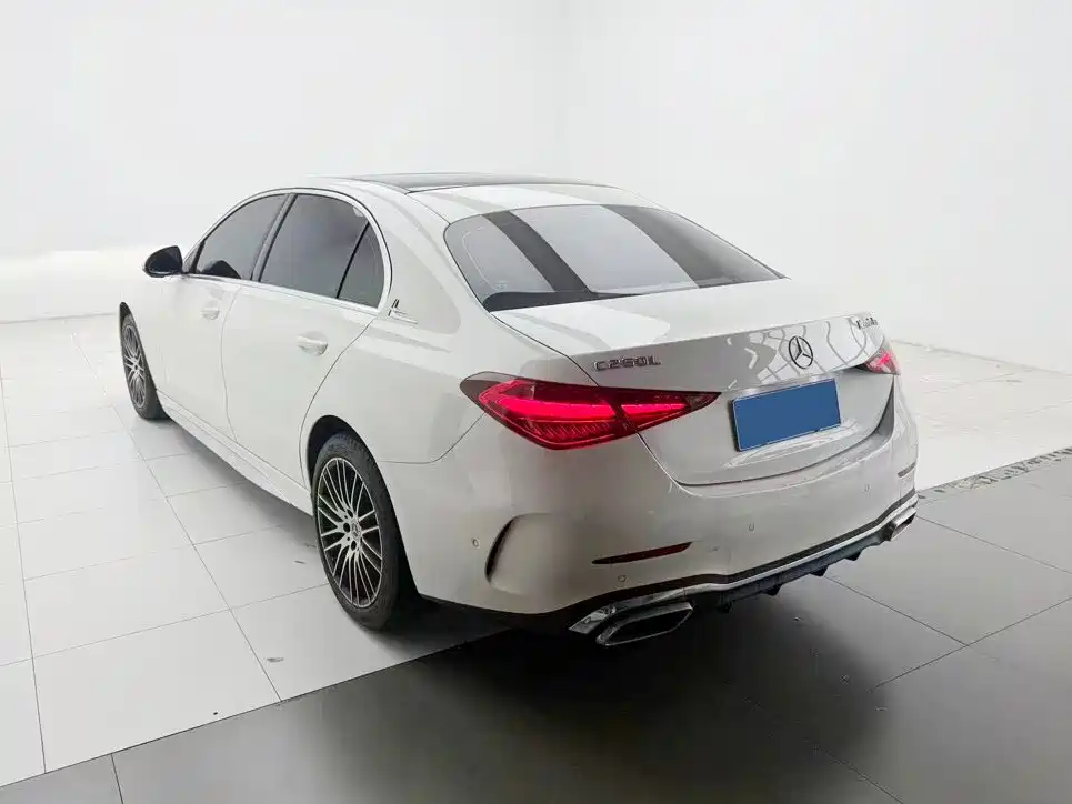 Mercedes-Benz C-Class — миниатюра 9