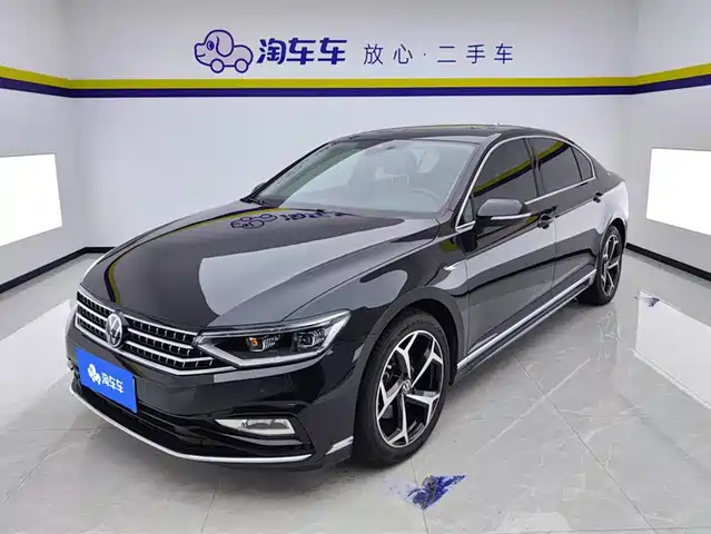 VOLKSWAGEN MAGOTAN 2023