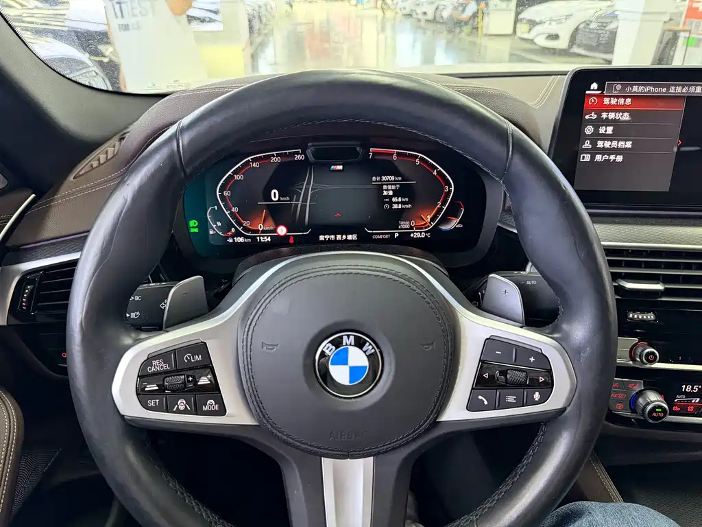BMW 5 Series — миниатюра 11